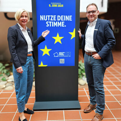 Europawahl 2024 - Landrätin Karin Harms und Kreiswahlleiter Ralf Denker rufen zur Stimmabgabe auf